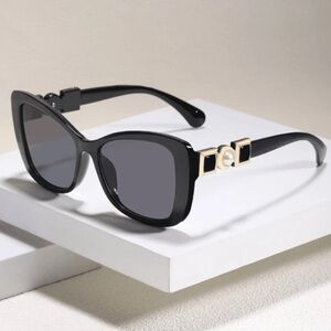 RESTOCKED Pearl Decor Cat Eye Fabulous Sunglasses